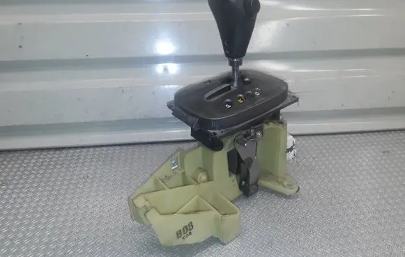 Hyundai Santa Fe Gear shifter/selector 
