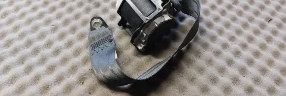 Mazda 3 III Rear seatbelt TIS7212551