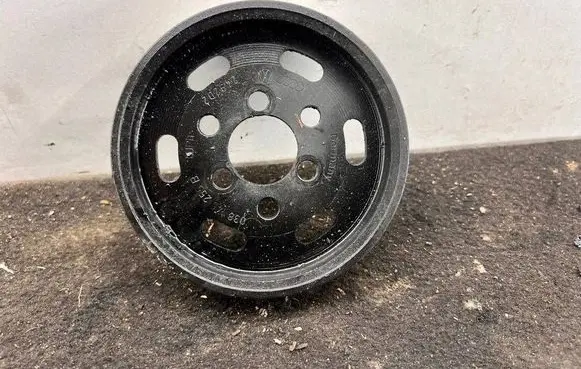 Volkswagen Sharan Power steering pump pulley 038145255B