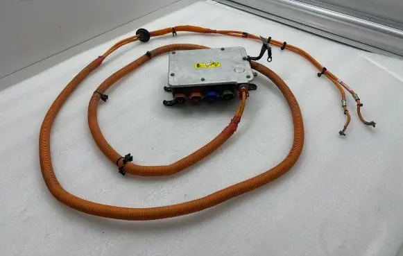 Voltage converter inverter
