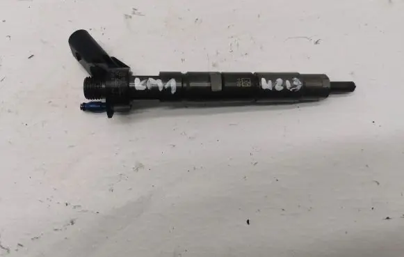 Mercedes-Benz E W213 Fuel injector