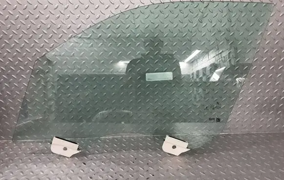 BMW XM Front door window glass four-door 51339853611 9853611