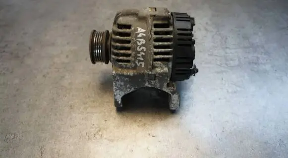 Audi A4 S4 B5 8D Generator/alternator