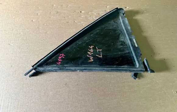 Mercedes-Benz ML W164 Sliding door window/glass A1647302755
