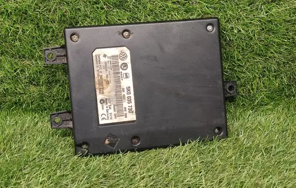 Volkswagen Tiguan Bluetooth control unit module 5K0035730