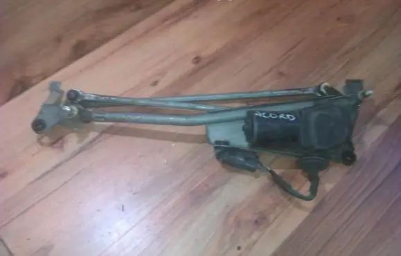 Front wiper linkage and motor