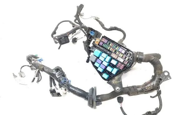 Toyota RAV 4 (XA50) Fuse module 8262033150
