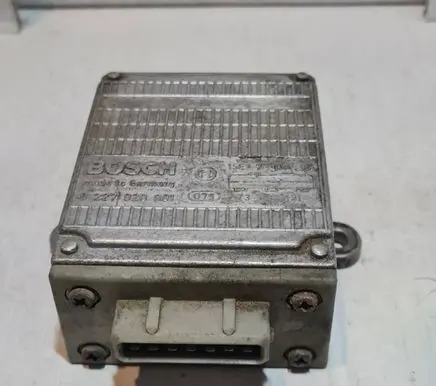 BMW 5 E34 Combustion relay 0227920001