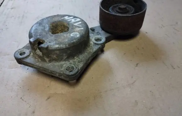 Lincoln Navigator Alternator belt tensioner 