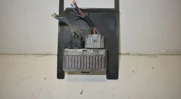 Opel Insignia A Glow plug pre-heat relay 55574293