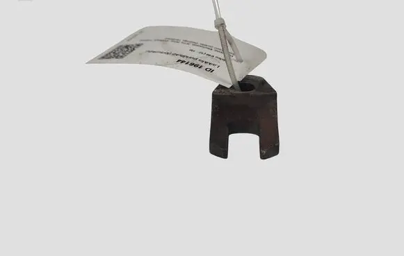Volvo V40 Fuel Injector clamp holder