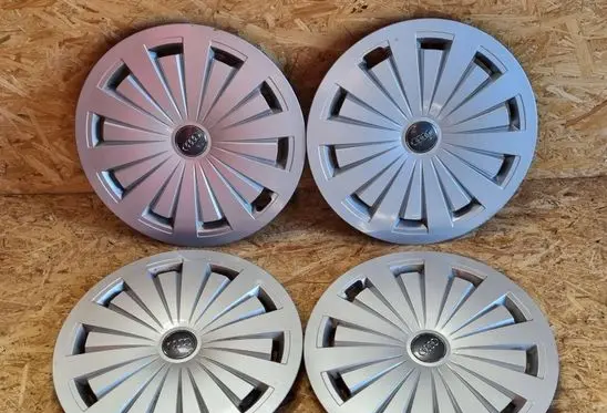 Audi Q3 8U R16 wheel hub/cap/trim 8W0601147