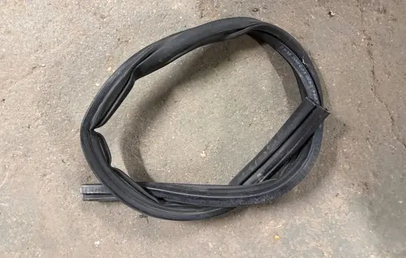 Opel Corsa F Engine compartment rubber 
