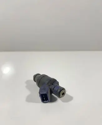Audi A4 S4 B5 8D Fuel injector 078133551L