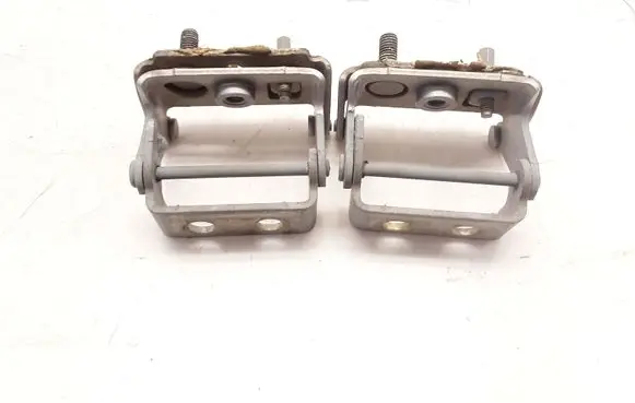 Mazda Tribute Tailgate/trunk/boot hinge