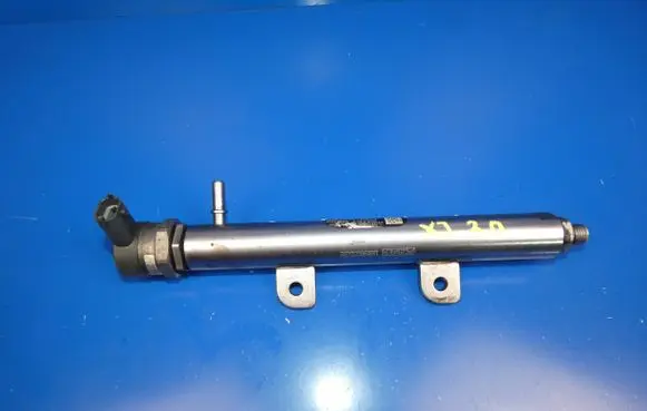 Jaguar XJ X351 Fuel main line pipe 9X2Q9D280EA 020070L4 0445216028