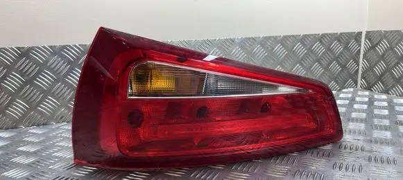 Audi A1 Tailgate rear/tail lights 8X0945094