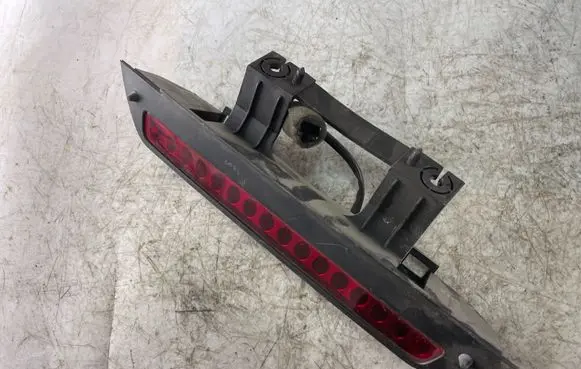 KIA Carens I Third/center stoplight Ok2fb51580