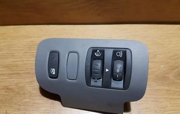 Renault Scenic II - Grand scenic II Headlight level height control switch