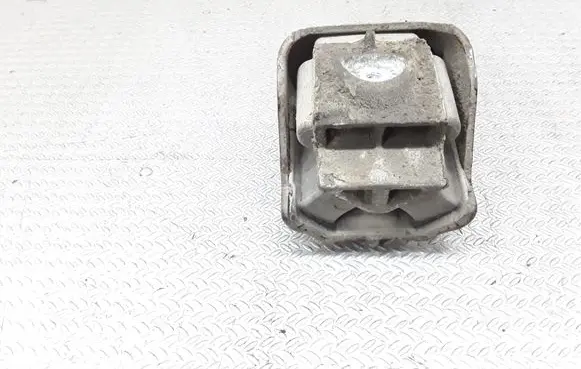 Mercedes-Benz Sprinter W906 Engine mount bracket