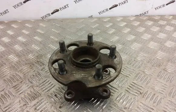 Lexus RX 300 Rear wheel hub
