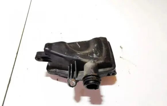 Mercedes-Benz R W251 Intake resonator a6421400087