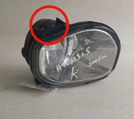 Toyota Avensis T250 Front fog light 8121005060