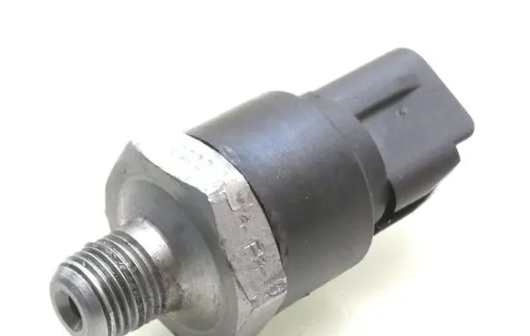 Toyota C-HR I Oil pressure sensor 40174201