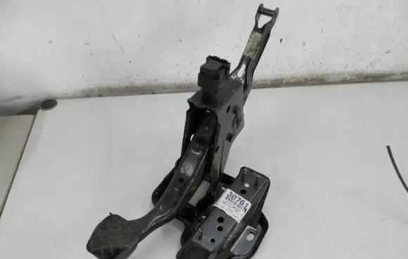 Skoda Fabia Mk1 (6Y) Pedal assembly 