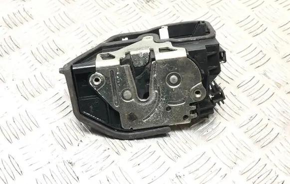 BMW 5 E60 E61 Front door lock 7167073