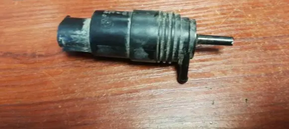 BMW 1 E81 E87 Windscreen/windshield washer pump 8360244