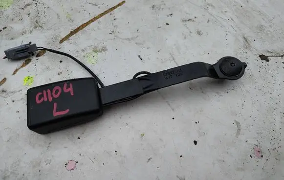 Renault Clio IV Front seatbelt buckle 