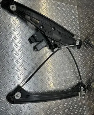 DS Automobiles 7 Crossback Front door window regulator with motor 9819520280