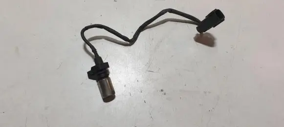 Volvo V70 Camshaft position sensor 3313