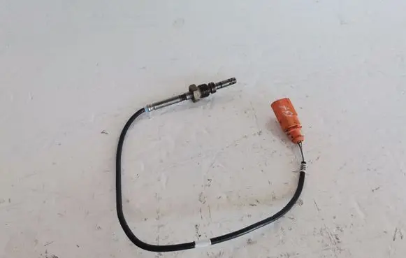Volkswagen PASSAT B7 Exhaust gas temperature sensor 03L906088ES