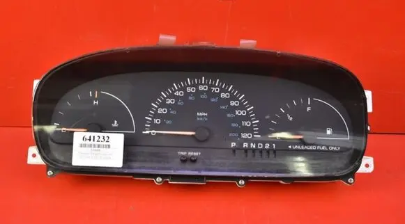 Chrysler Grand Voyager III Speedometer (instrument cluster) 70113R