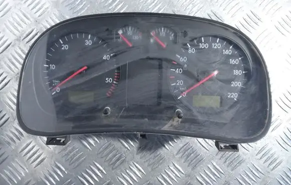 Volkswagen Golf IV Speedometer (instrument cluster) 1J0919860B