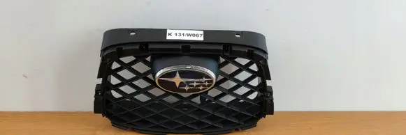 Subaru Impreza II Front bumper upper radiator grill