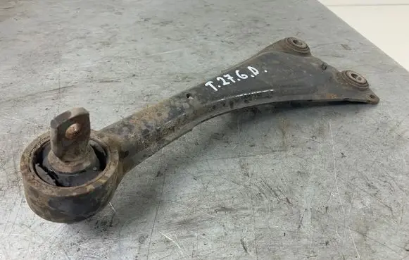 Toyota Avensis T270 Rear upper control arm/wishbone