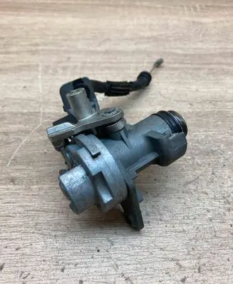 Audi A6 S6 C6 4F Tailgate exterior lock 8E0827573