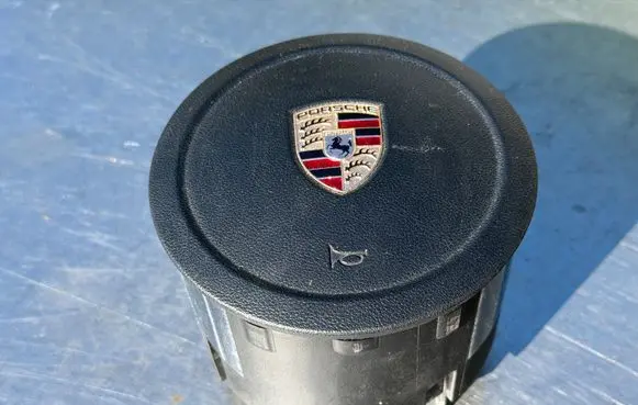Porsche Cayenne (92A) Steering wheel airbag 7P5880201 62401071A