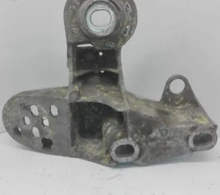 Audi A4 S4 B6 8E 8H Engine mounting bracket 8E0199351