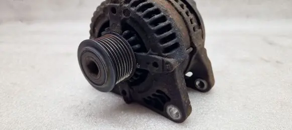 Suzuki Grand Vitara II Generator/alternator 3140067J0