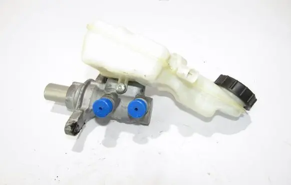 Ford Focus Master brake cylinder BV612C246A