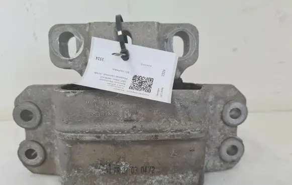 Volkswagen Golf V Engine mount bracket 1K0199555