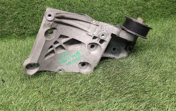 Opel Zafira C A/C compressor mount bracket 55582510