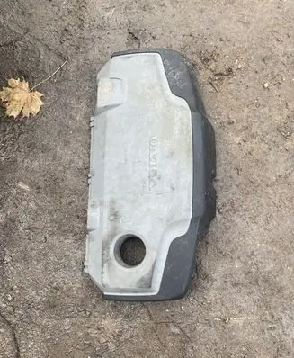 Engine cover (trim)