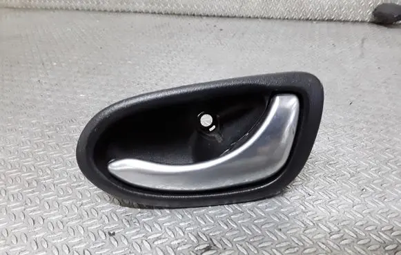 Nissan Primera Rear door interior handle 82670AV601