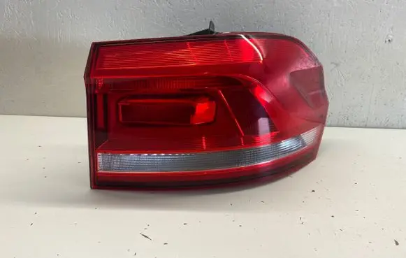 Volkswagen Touran III Rear/tail lights 5TA945096A L90084784