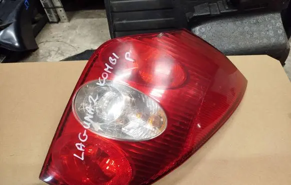 Renault Laguna II Rear/tail lights 8200002472